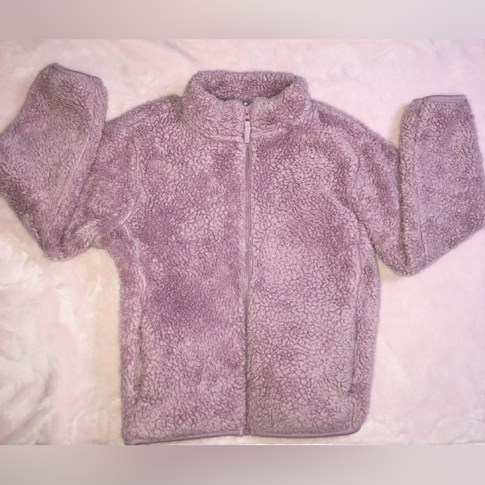 Uniqlo Fluffy Yarn Fleece Full-zip Jacket Girls size 7-8
Lavender Pink
